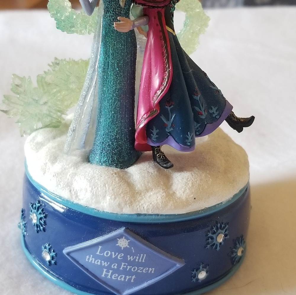 A Disney Frozen musical statue